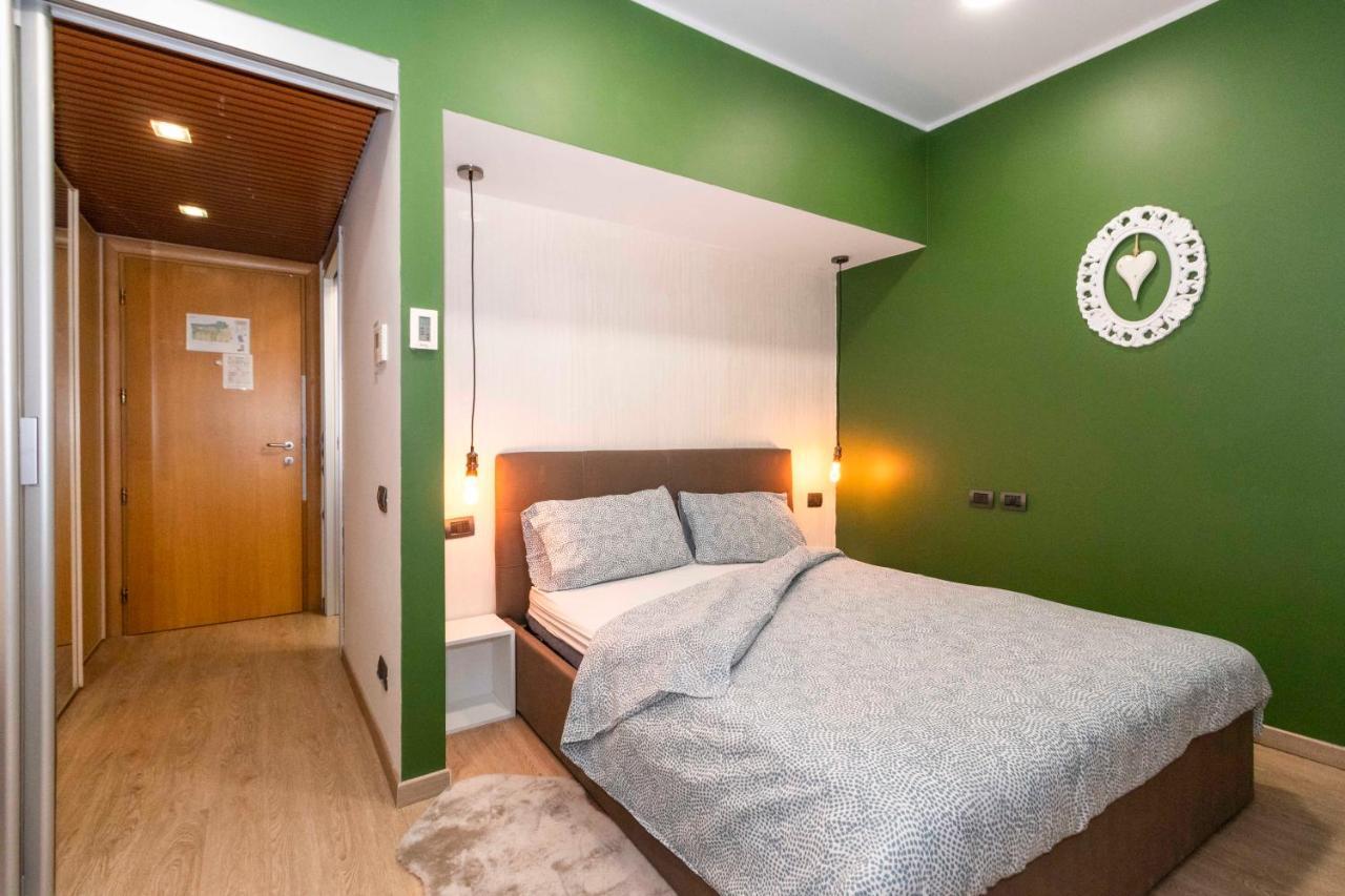 Enjoy Room- Appartamento Con Parcheggio Gratuito E Colazione Deliziosa ! 토리노 외부 사진